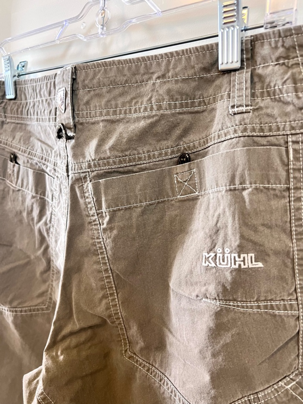 Kuhl Men's Tan Cargo Shorts - Casual Utility Style - Picture 3 of 5